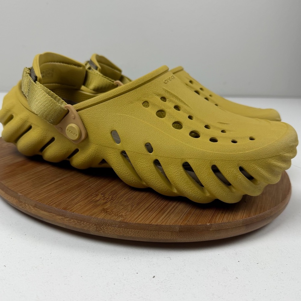 CROCS Men's Yellow Evolution Clog